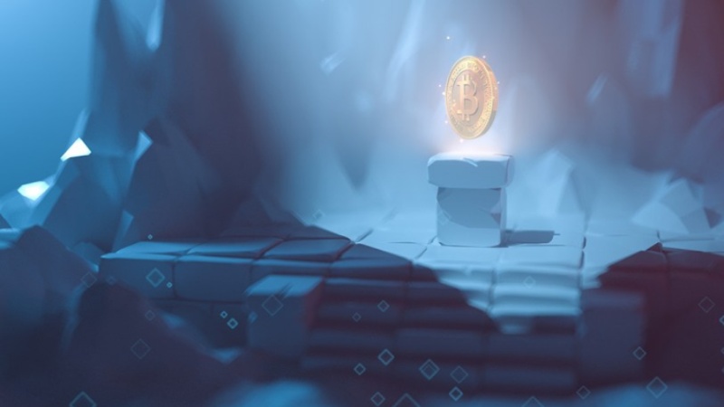 Top Analyst Re-enters Bitcoin Market with New Long Position