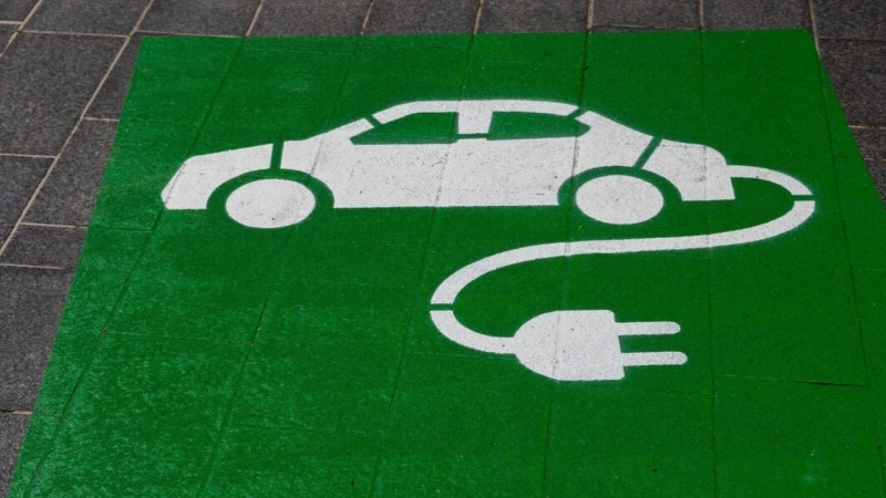 DIMO Project Revolutionizes Electric Vehicle Data Management